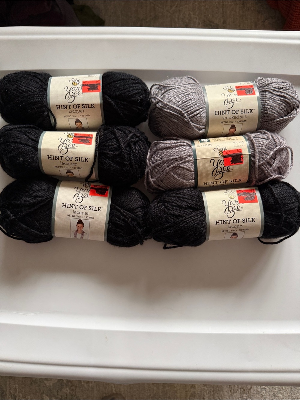 Yarn Bee Hint of Silk
Size 3oz ea
Color:Lacquer &smoke silk
Lot of 6
NWT